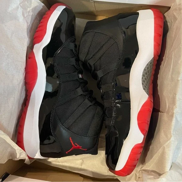 AIR JORDAN RETRO BRED 11 XI NIKE DS WITH BOX AND SHOE HORN ORIGINAL RARE